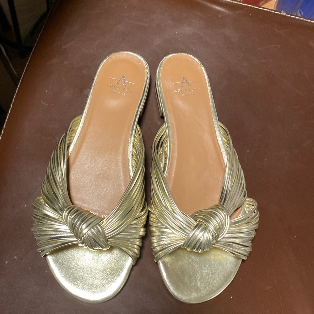 Aquatalia sandals